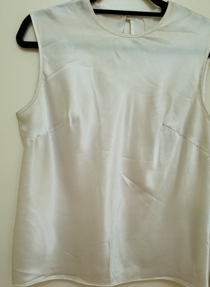 White top - Picture 3 of 4